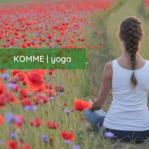 Logotipo de grupo de KOMME | yoga